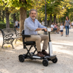 Scooter eléctrico de plegado automático PEPE blanco