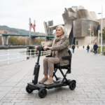 Scooter eléctrico de plegado automático PEPE negro
